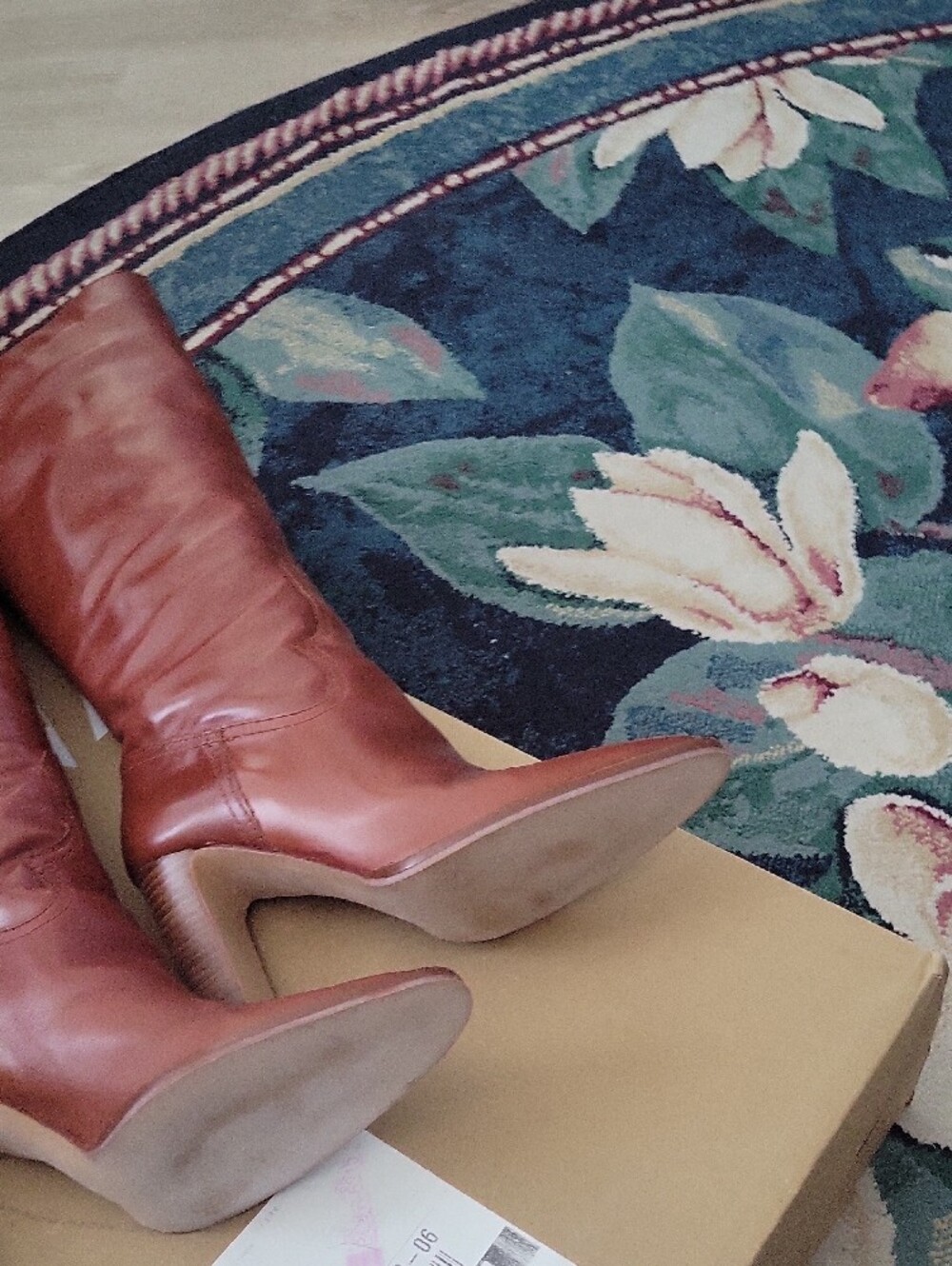 Zara Tall Leather Knee-High Boots in Chestnut Red-Brown - Picture 5 of 5